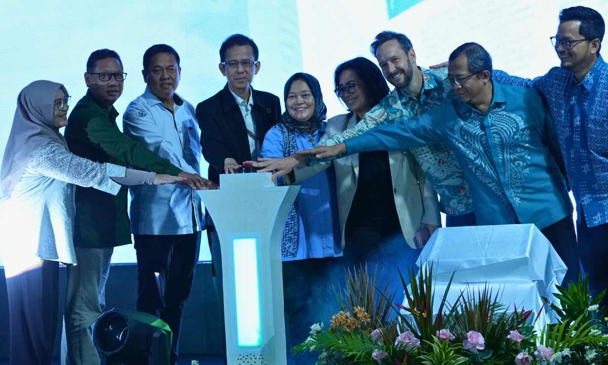 269483_indonesia-amankan-17-karbon-biru-dunia-melalui-renaksi-2025-2030_20260220095620.jpeg