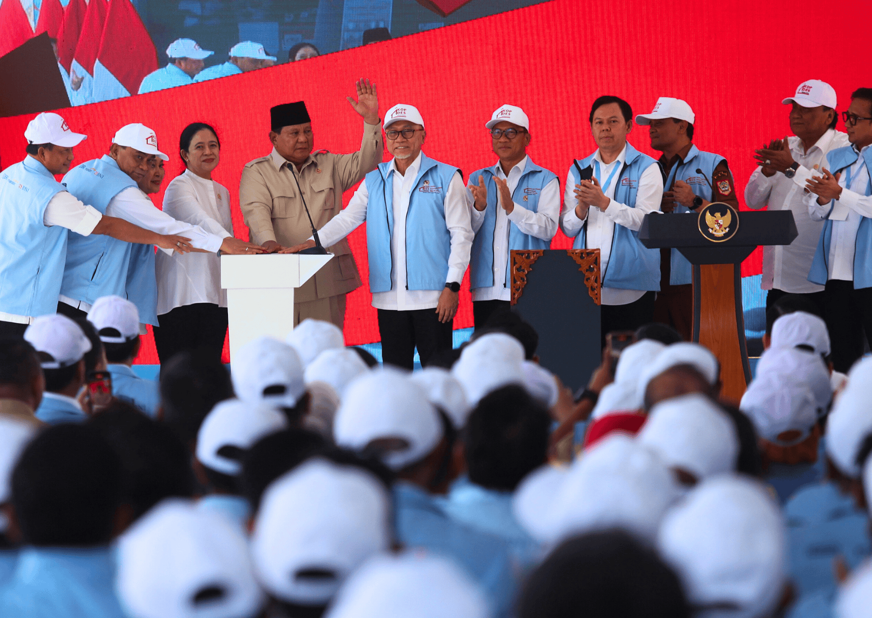 469609_prabowo-resmikan-kelembagaan-80-000-koperasi-desa-kelurahan-merah-putih-dalam-rangka-dorong-ketahanan-ekonomi-dan-pangan-rakyat_20250723124543.png