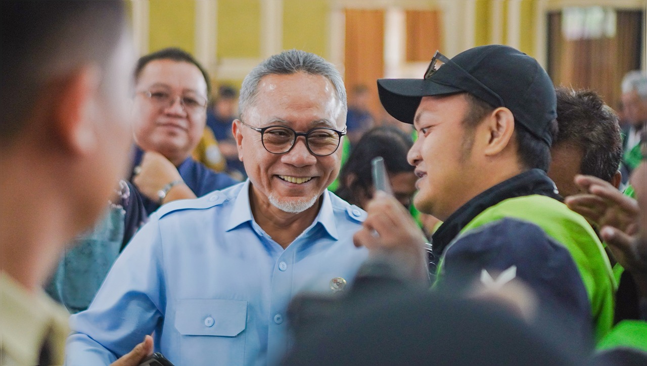 916082_bahagia-terima-sembako-murah-pengemudi-ojol-apresiasi-perhatian-menko-pangan_20260128100826.jpeg