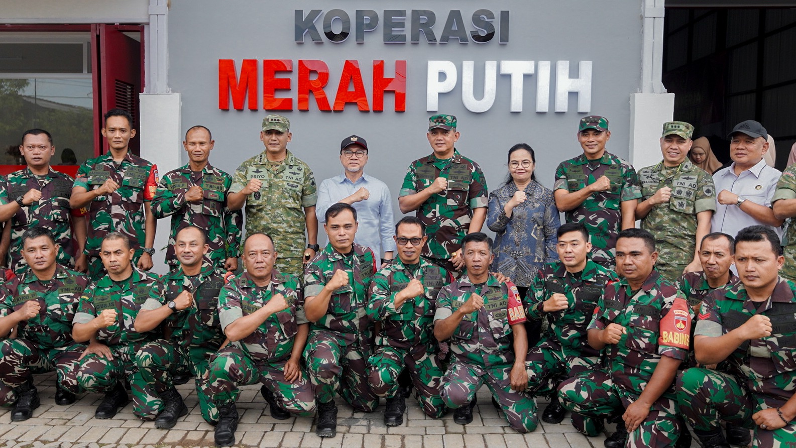 980478_menko-pangan-tinjau-percepatan-pembangunan-kdkmp-di-jawa-tengah_20260202141258.jpeg