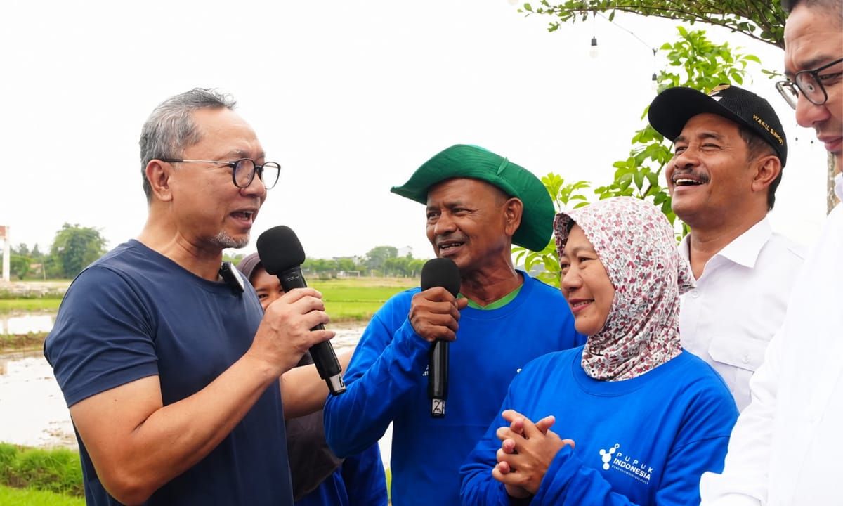 MENKO PANGAN PASTIKAN PUPUK BERSUBSIDI TERDISTRIBUSI HINGGA UJUNG BARAT INDONESIA