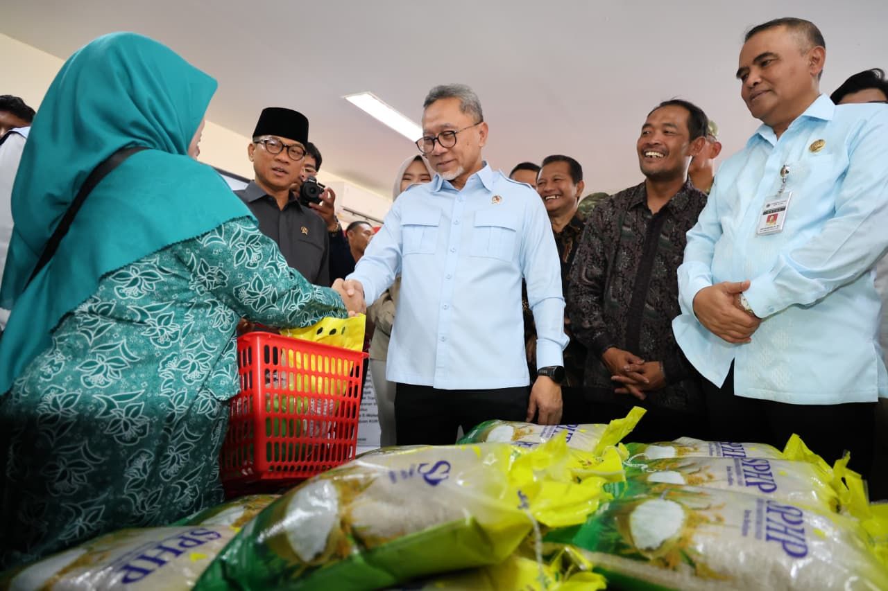 Para Menteri Turun Lapangan Kawal Operasionalisasi KDKMP di 10.070 Titik, Pedagang Kecil Sambut Harga Lebih Murah