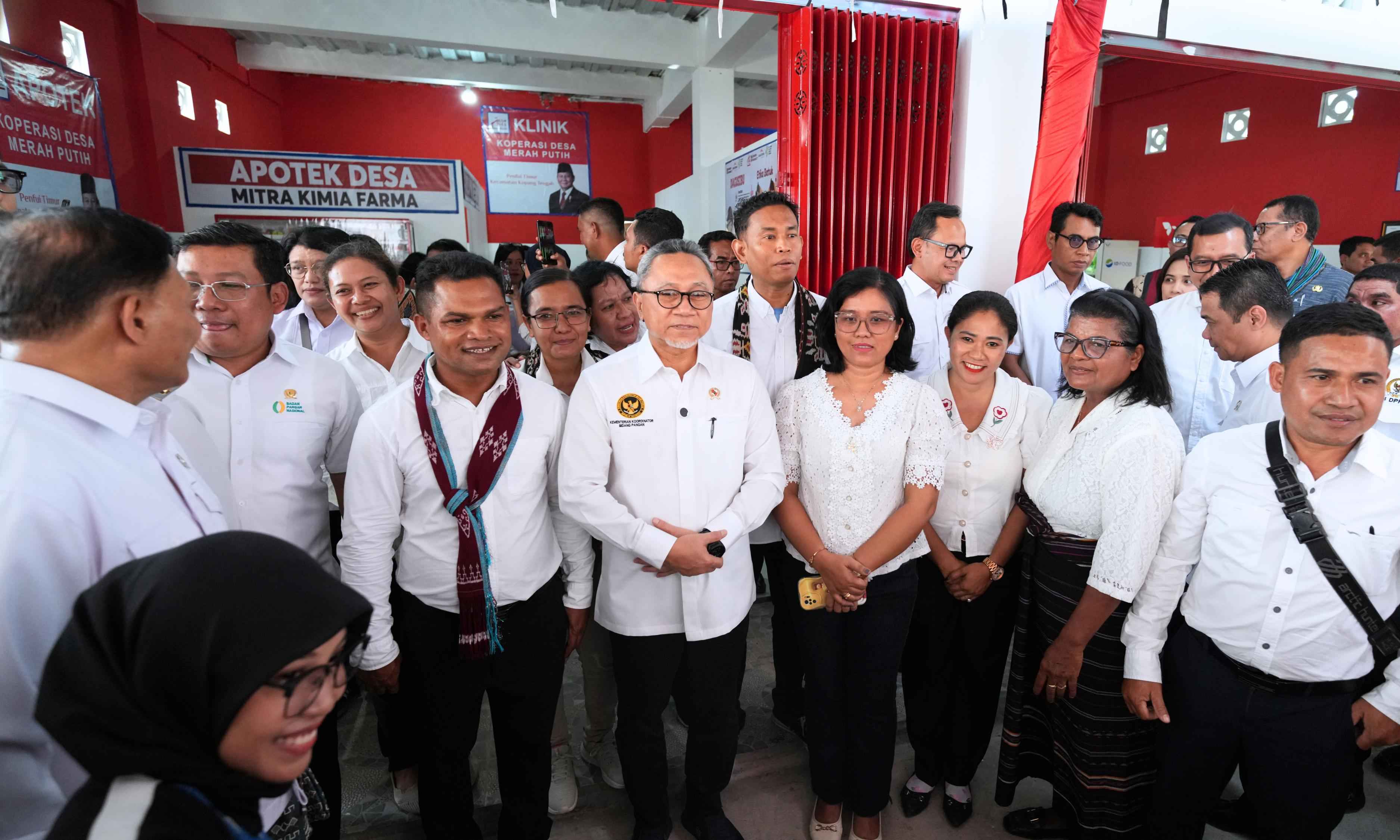 248136_menko-pangan-zulkifli-hasan-tinjau-kopdes-merah-putih_20250812095348.jpeg