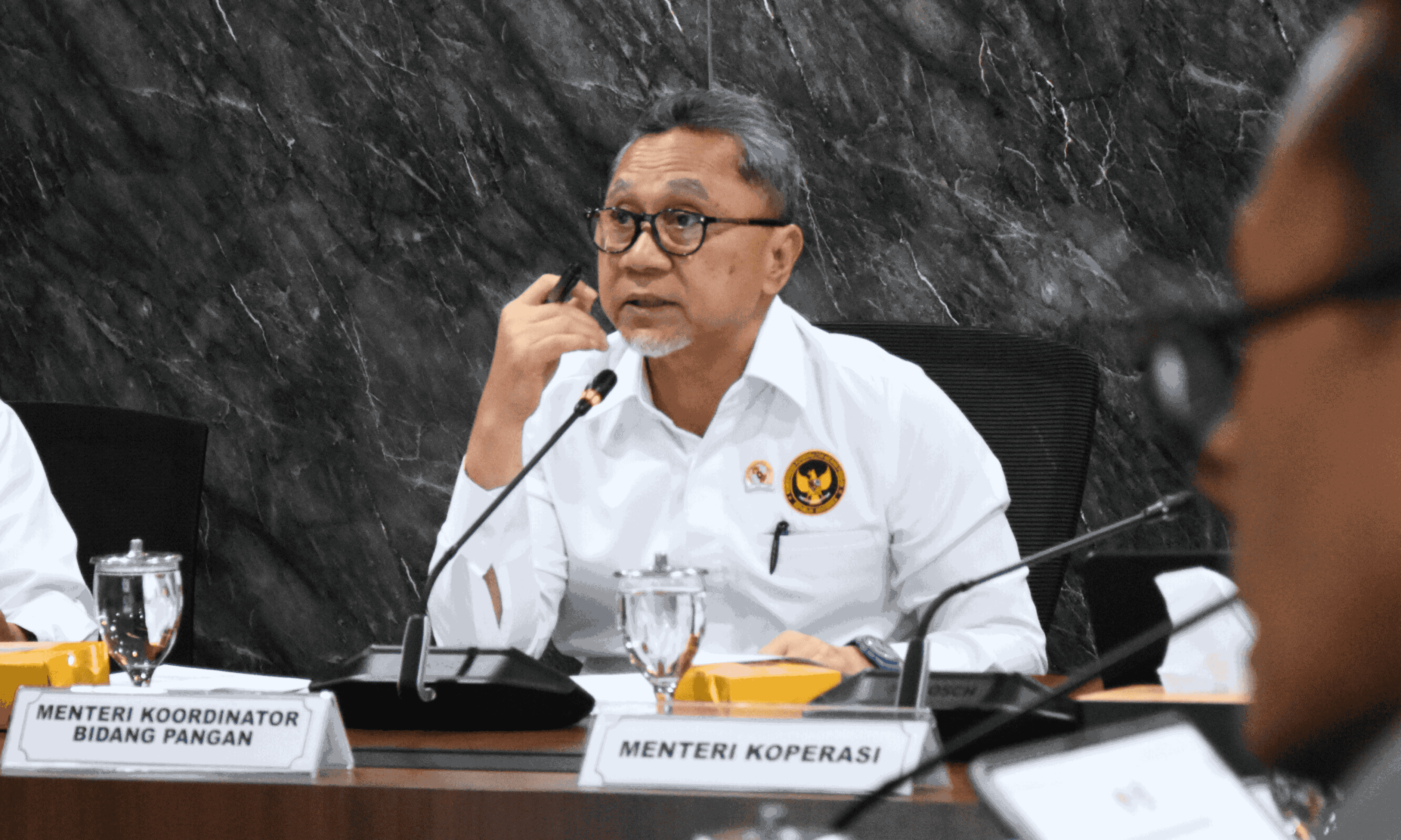 450295_zulhas-ikhlas-dikritik-soal-kinerja-jadi-menteri-tidak-pernah-dendam-walaupun-gajinya-dikit_20251208144535.png