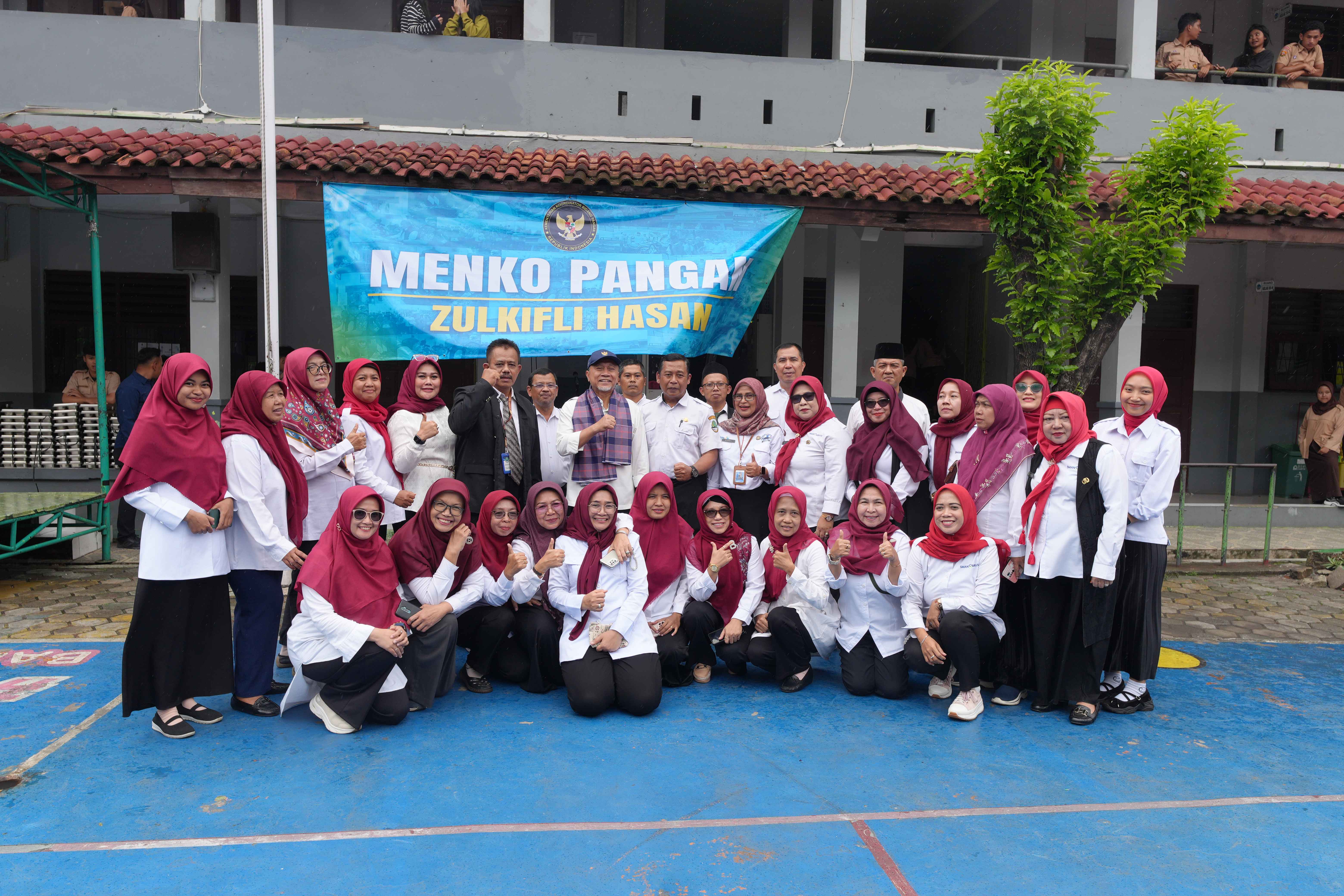 532635_menko-pangan-tinjau-program-mbg-di-bekasi-pastikan-gizi-tepat-sasaran-dan-berkualitas_20260126103624.jpeg