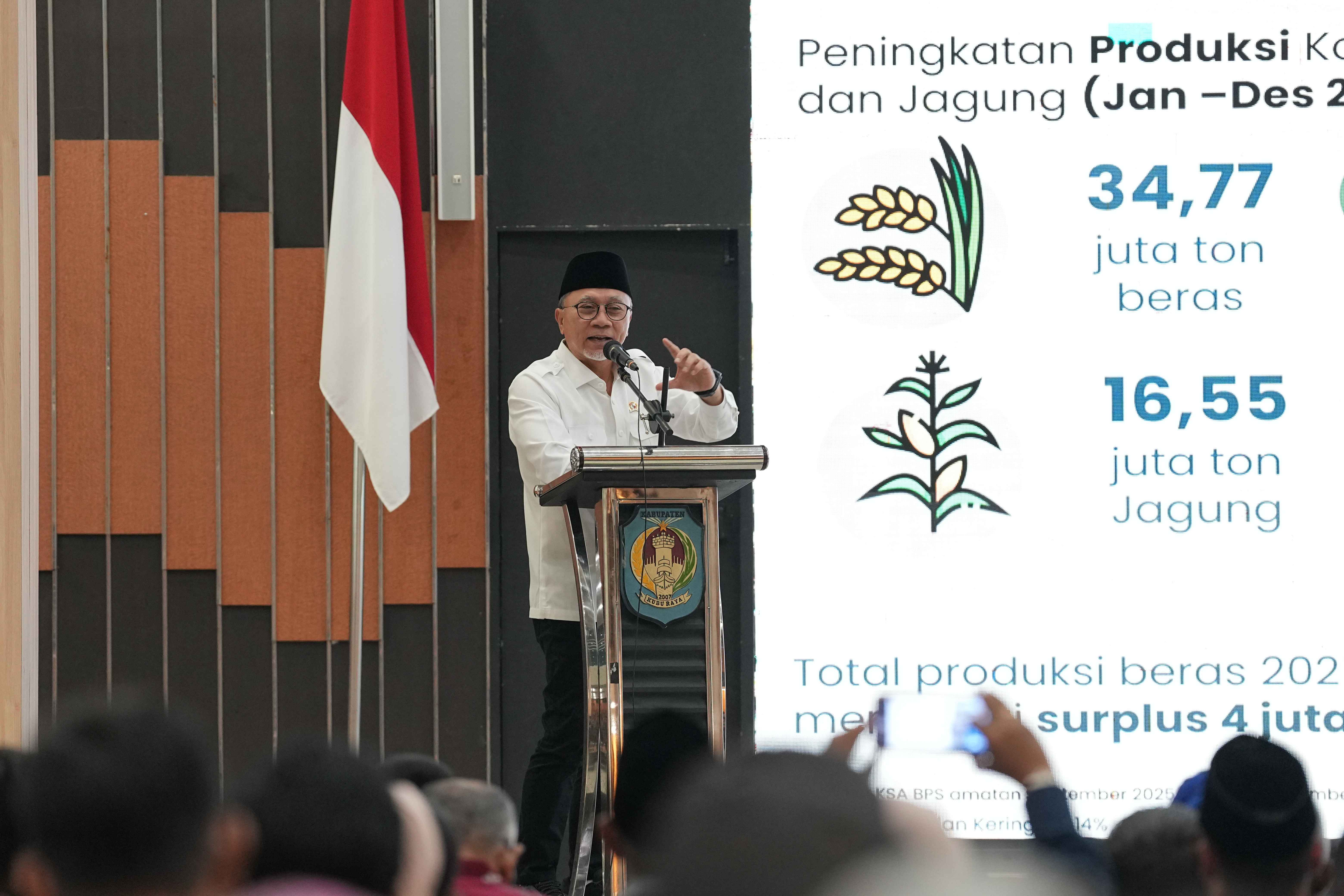 766725_perluas-mbg-menko-zulhas-kita-gencarkan-untuk-protein_20251125094457.jpg