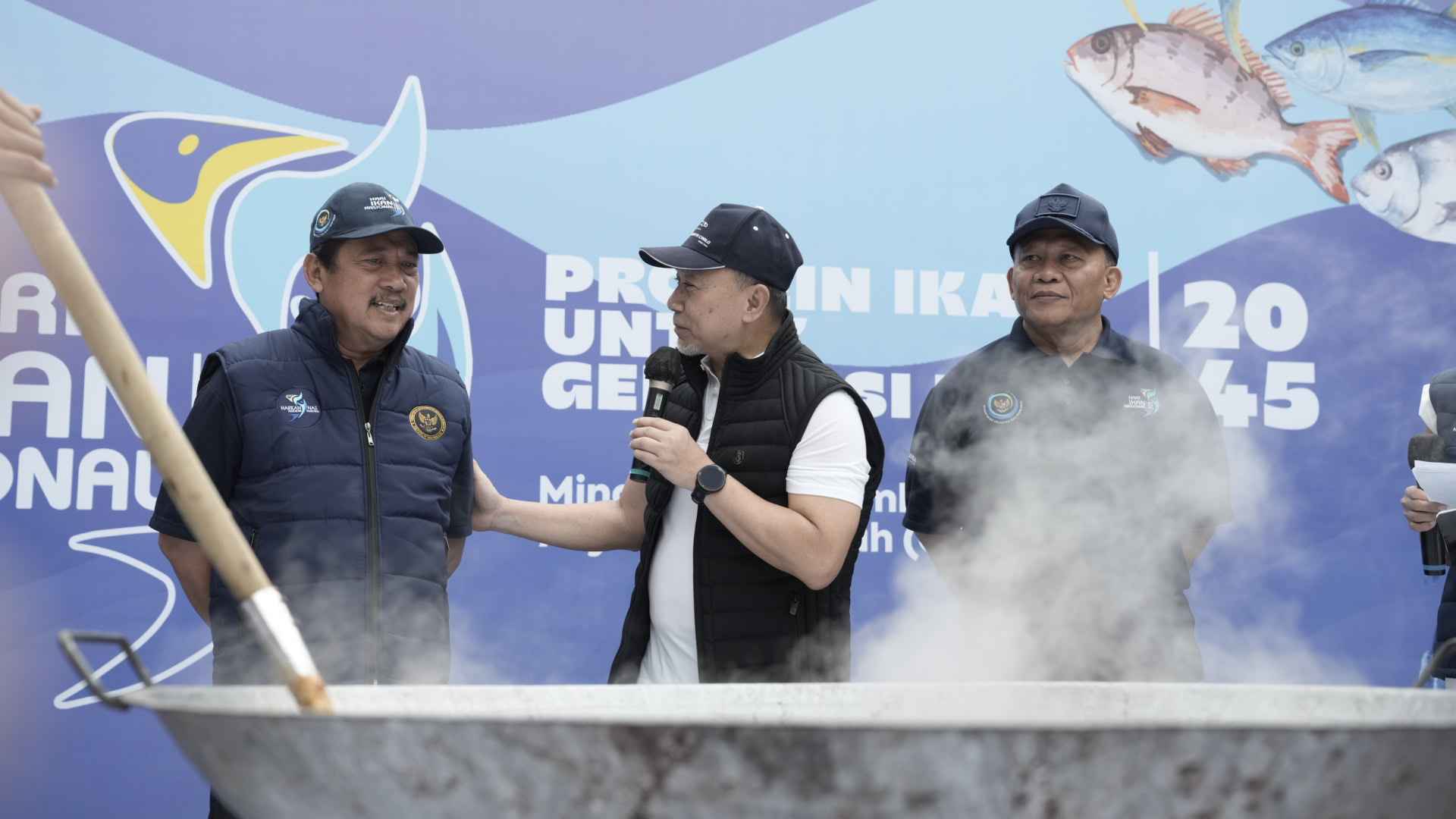 805494_hari-ikan-nasional-menko-pangan-zulhas-targetkan-swasembada-protein-tahun-ini_20251125094032.jpg