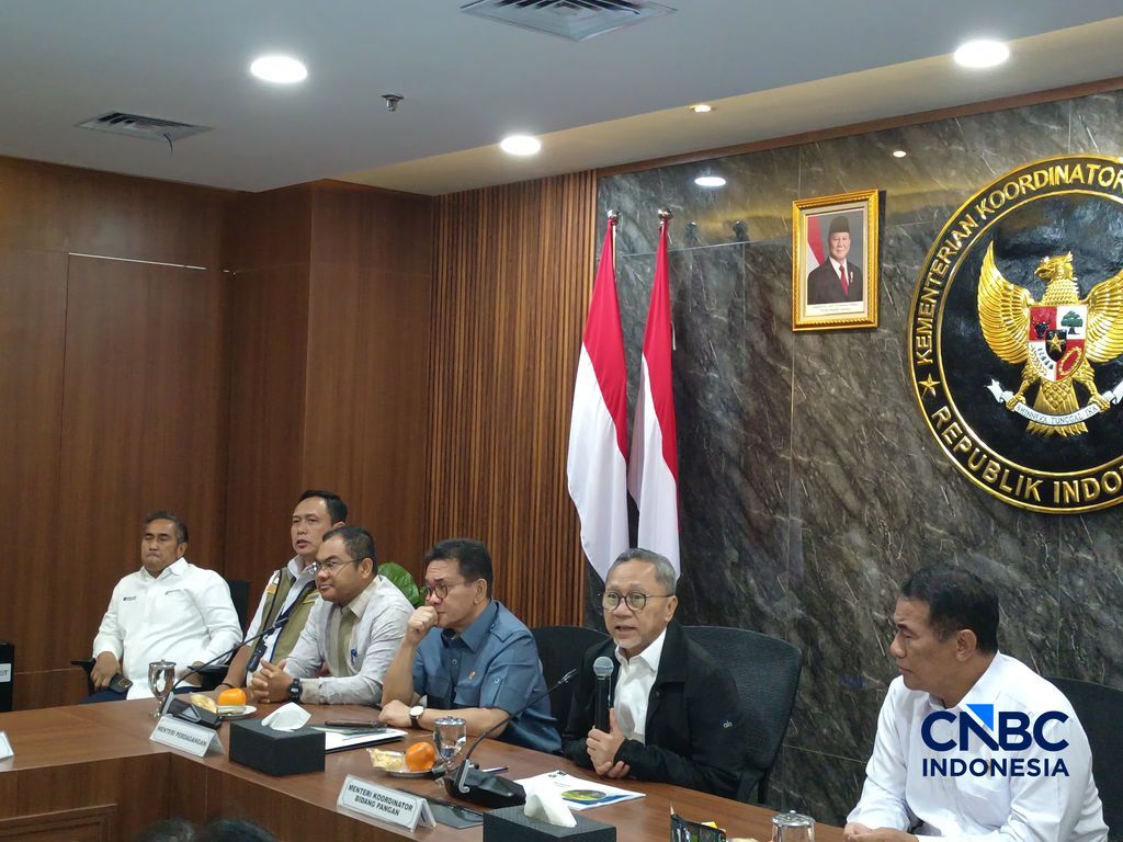 Zulhas Tunjuk Lokasi 100 Gudang Baru Bulog Bisa Stok Beras 900.000 Ton