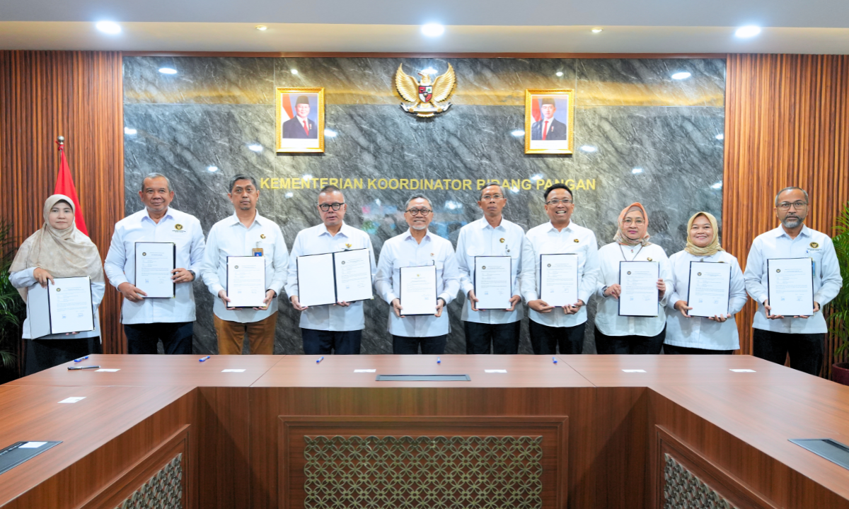 111410_penandatanganan-perjanjian-kinerja-menko-pangan-dengan-pimpinan-tinggi-madya-eselon-i-kemenko-pangan-tahun-anggaran-2025_20250925155801.png