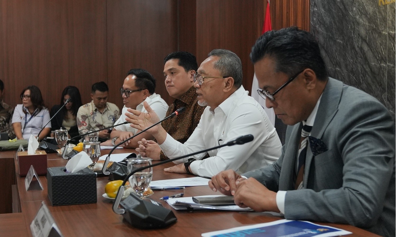 422979_rapat-bersama-menteri-bumn-dan-perusahaan-holding-bumn-untuk-mendukung-koperasi-desa-kelurahan-merah-putih_20250727170300.jpeg