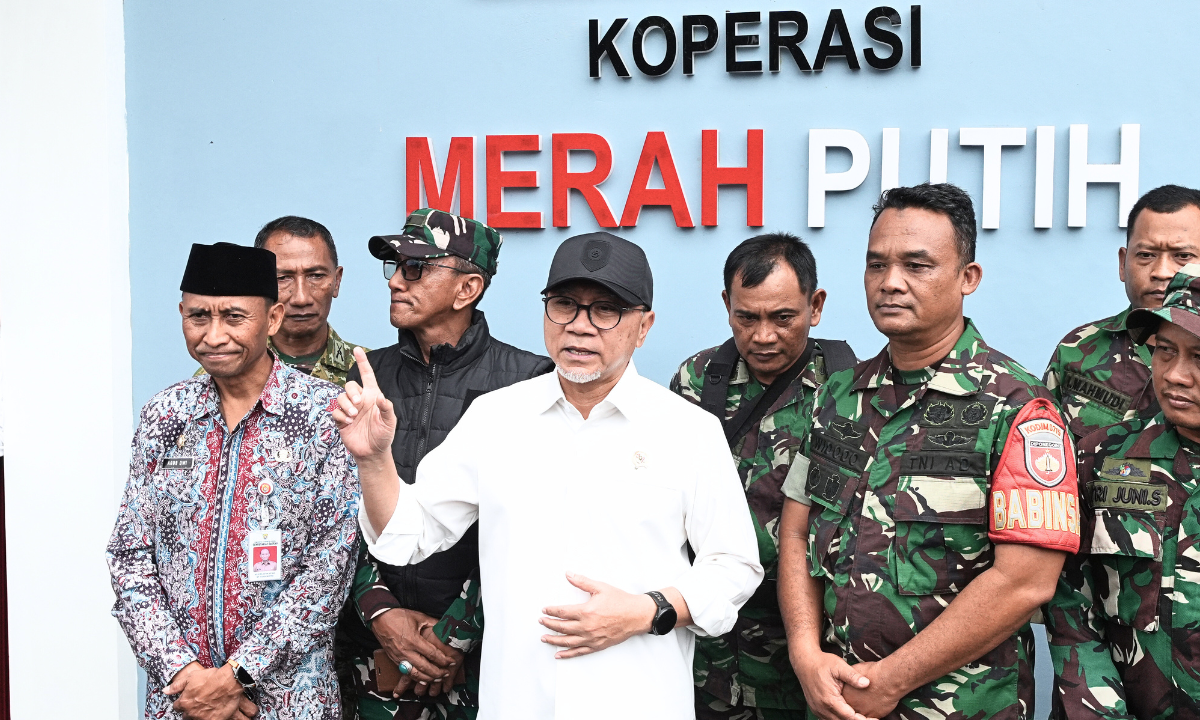 531751_tinjau-kdmp-kendal-menko-pangan-perkuat-distribusi-pangan-berbasis-koperasi_20260302124449.png