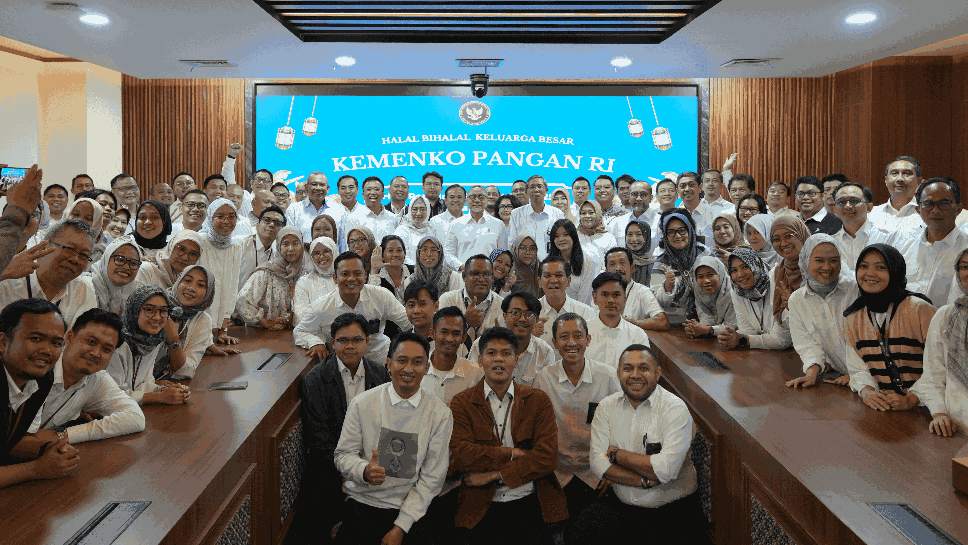 809582_halal-bi-halal-di-lingkup-kemeneterian-koordinator-bidang-pangan_20250726214304.png