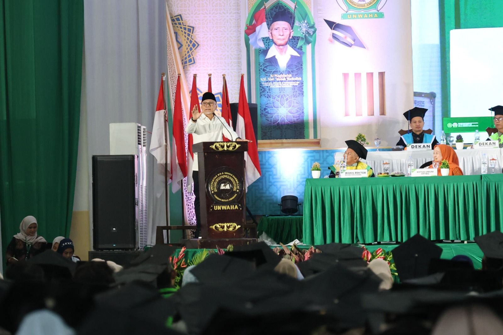 Menko Pangan Beri Sambutan pada Wisuda Universitas KH. A. Wahab Hasbullah di Jombang